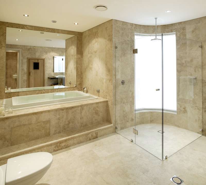 Bathroom design with marble tiles